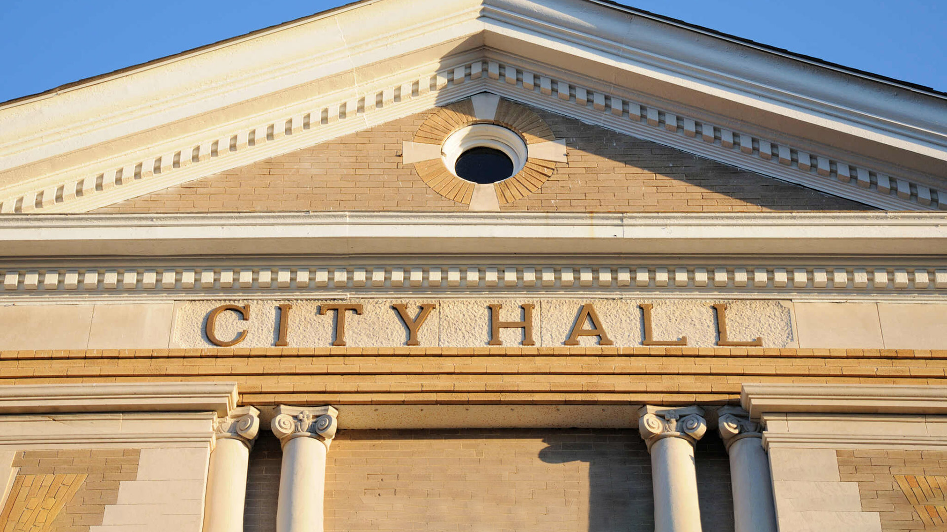 Early Warning for Regional Government